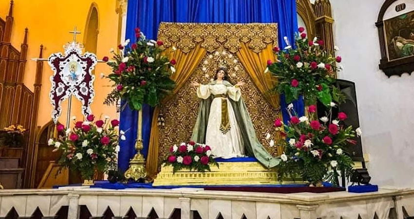 Nuestra Señora de la Asunción.