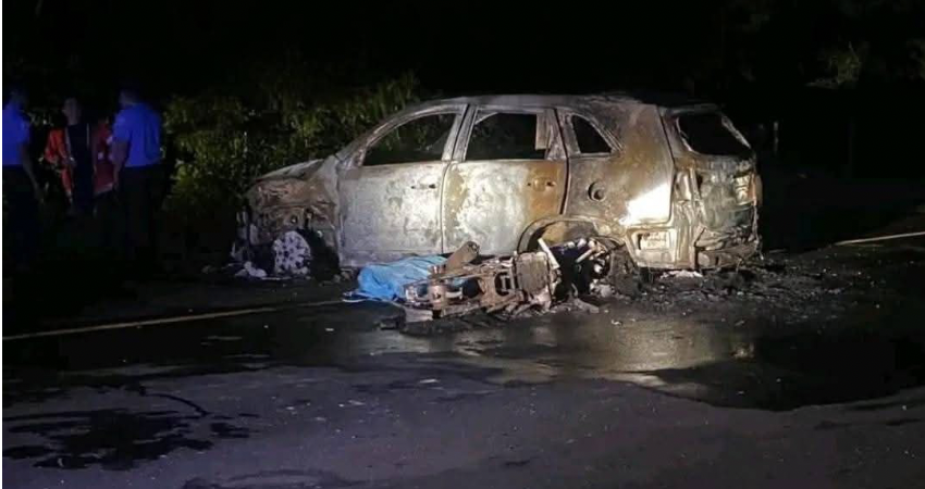El impacto fue tan violento que ambos vehículos se incendiaron. Foto: Cortesía/Radio ABC Stereo