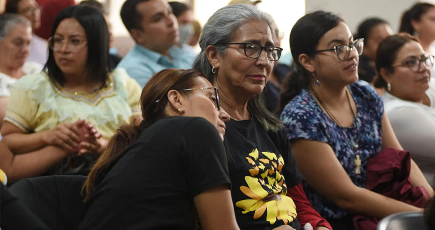 Familiares de las víctimas recibieron el fallo entre lágrimas. Foto: Cortesía/Cristina Chiquin/Reuters