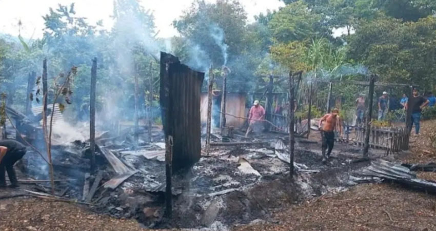 El siniestro consumió toda la estructura. Foto: Cortesía/Radio ABC Stereo