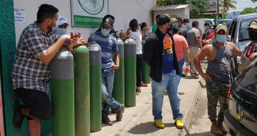 En la sucursal de Estelí, decenas de personas hacían fila cada día para alquilar o rellenar los tanques. Foto: José Enrique Ortega/Radio ABC Stereo