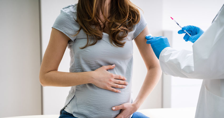 La OPS recomienda vacunar a las mujeres embarazadas después del primer trimestre de gestación. Imagen de referencia/Radio ABC Stereo