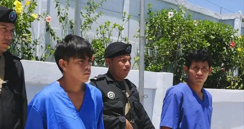 Los sospechosos fueron capturados en la comunidad Los Pinares. Foto:Cortesía/Noticias ABC