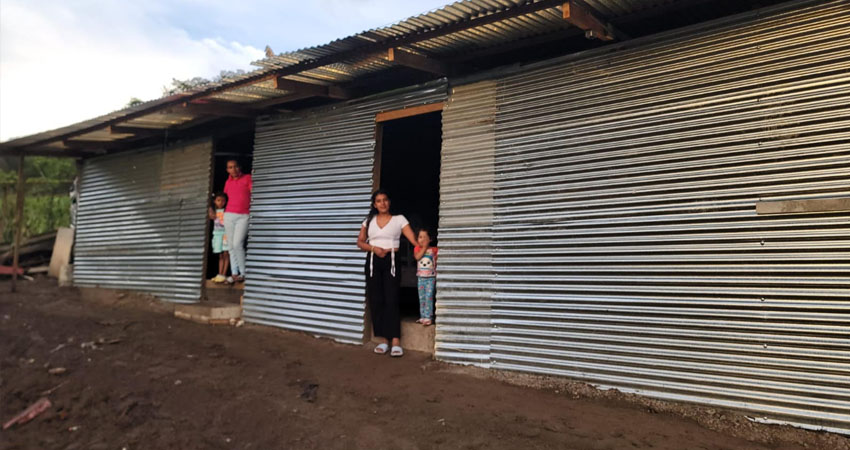 La vivienda cuenta con tres cuartos para la familia. Foto: Cortesía