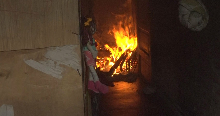 La vivienda estaba sola cuando empezó el incendio.  Fotos: José Enrique Ortega