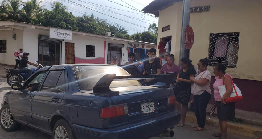 Un vehículo particular trasladó a los lesionados. Foto: Cortesía/Radio ABC Stereo