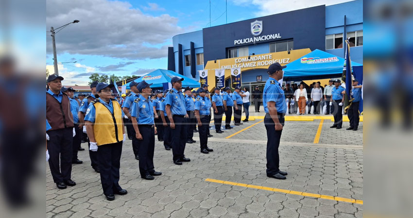 Funcionarios Estelí en el acto de Ascenso en Grados en Estelí.    Foto: Cortesía / Radio ABC Stereo