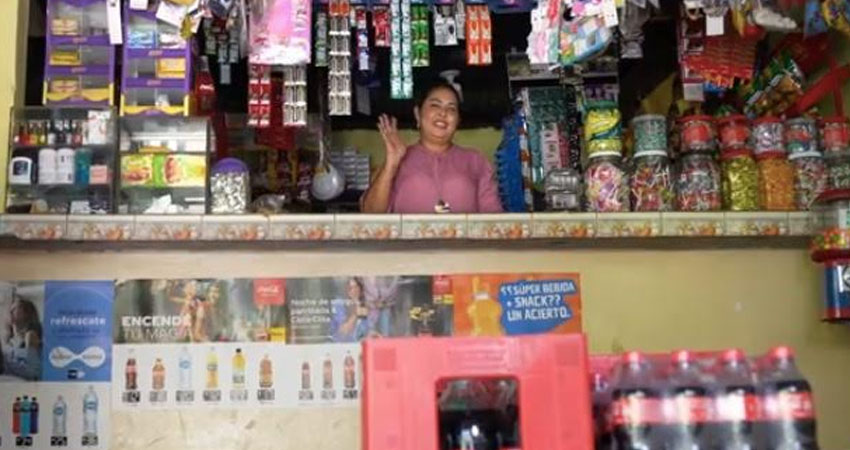 La edición 2025 incorpora como novedad a “Luz”, una asistente virtual que brinda acompañamiento a las participantes, reforzando el enfoque digital del programa.