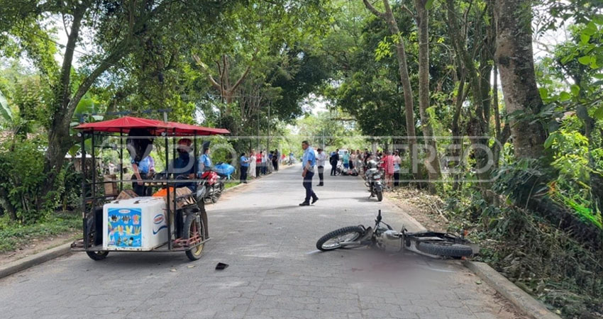 La víctima mortal no portaba casco de seguridad y falleció a causa de un trauma craneoencefálico severo.