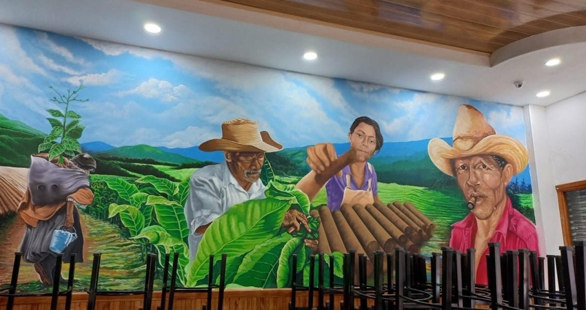 El mural fue realizado en The Club, donde fue el Club de Obreros de Estelí. Foto: Alba Nubia Lira/Radio ABC Stereo