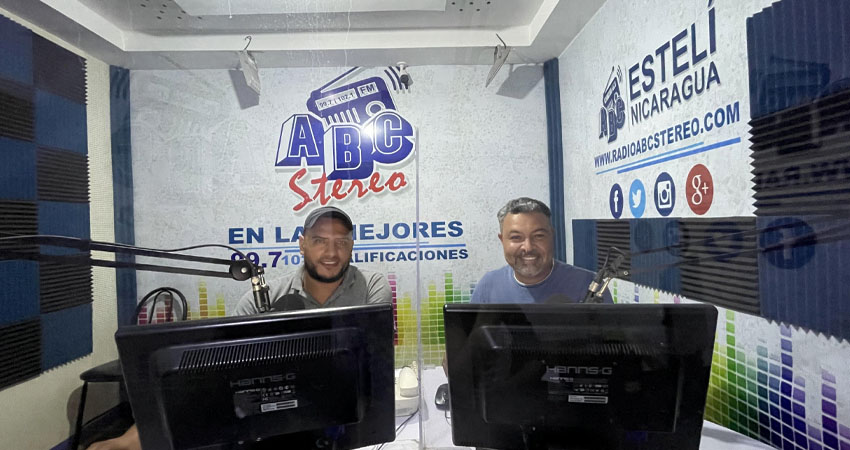 Roberto Altamirano y Marcos Muñoz, voces informativas de Noticias ABC. Foto: Equipo Digital/Radio ABC Stereo