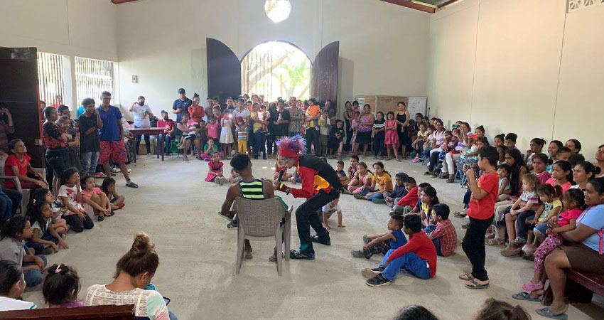 La actividad se realizó en la capilla San Martín. Foto: Cortesía/Radio ABC Stereo