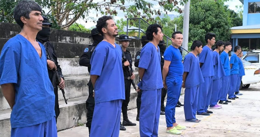 Cinco de los detenidos están acusados de robo con intimidación. Foto: Cortesía