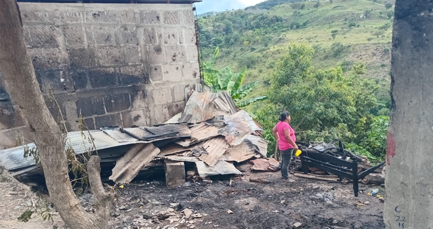 La casa pertenece a una humilde familia que perdió todo.