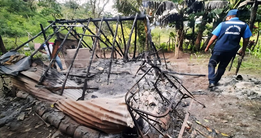 El siniestro consumió la humilde vivienda. Foto: Cortesía/Radio ABC Stereo