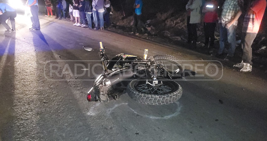 Motociclista muere al ser impactado por un carro y luego arrollado por ...