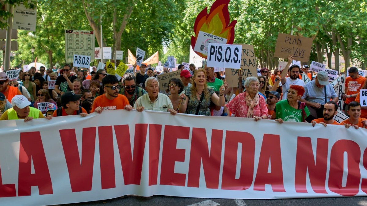 Miles protestan en Madrid por aumento en costos de vivienda | Radio ABC ...